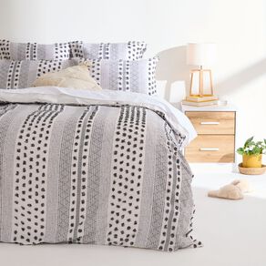 Living & Co Pom Pom Duvet Cover Set Black/White Queen